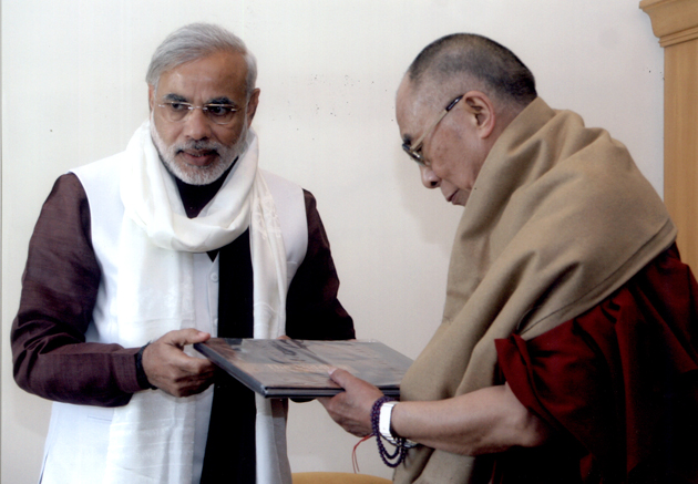 Dalai-Lama-Sathe-Mulakat02-inn1