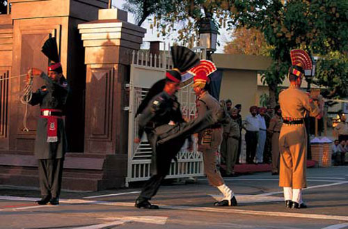 wagah-border-crossing-ceremony