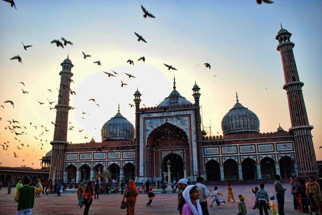 800px-Jama_masjid_dilli6