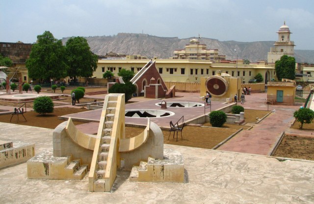 jantar-mantar-observatory