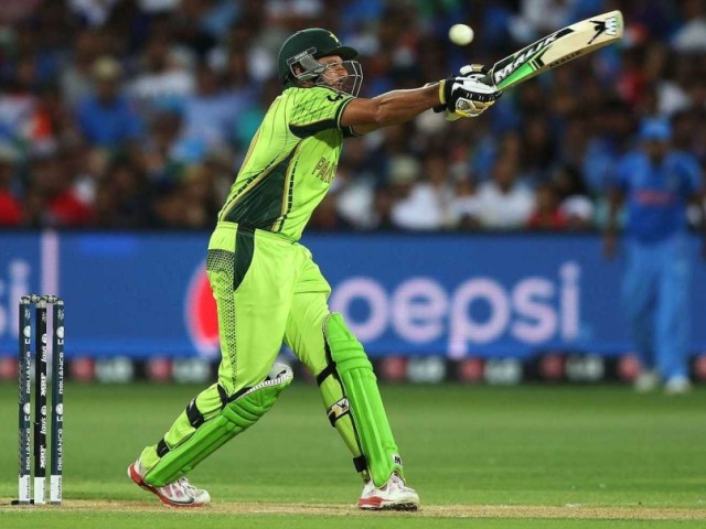 shahid-afridi-bouncer-12