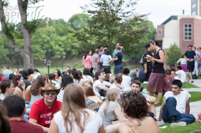 11121388_930929456967926_2117743665_n