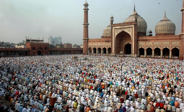 MUSLIMS OFFERING NAMAJ ON THE OCASSION OF EID AT JAMA MASJID IN THE CAPITAL