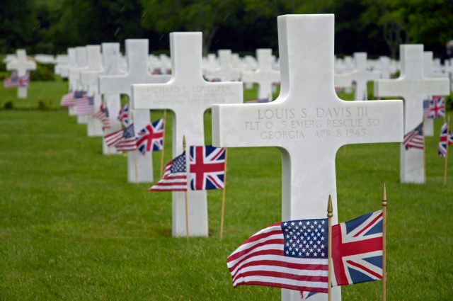 Airmen from RAF Lakenheath and RAF Mildenhall remembered there fallen comrades during a ceremony at Madingley this Memorial Day May 26 at Cambridge. (U.S. Air Force photo by Airman Perry Aston) (Released)